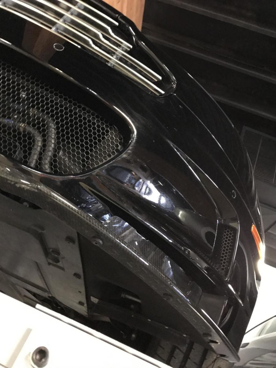 Днище и подвеска Aston Martin DBS 2012 года  (фото 46 из 53)